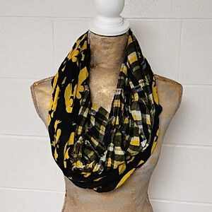 Iowa Hawekey Infinity Scarf